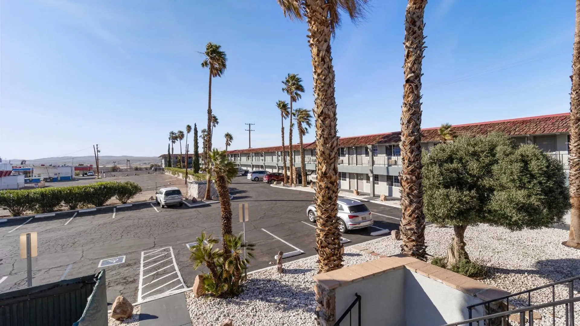 Where to Stay Near Marine Corps Logistics Base: 4 Hotels for Couples